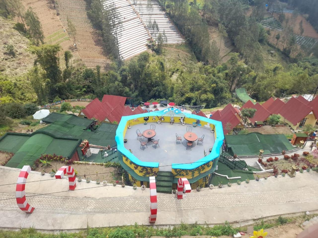 Hotel Nature Bromo And Resort Pasuruan Exteriör bild