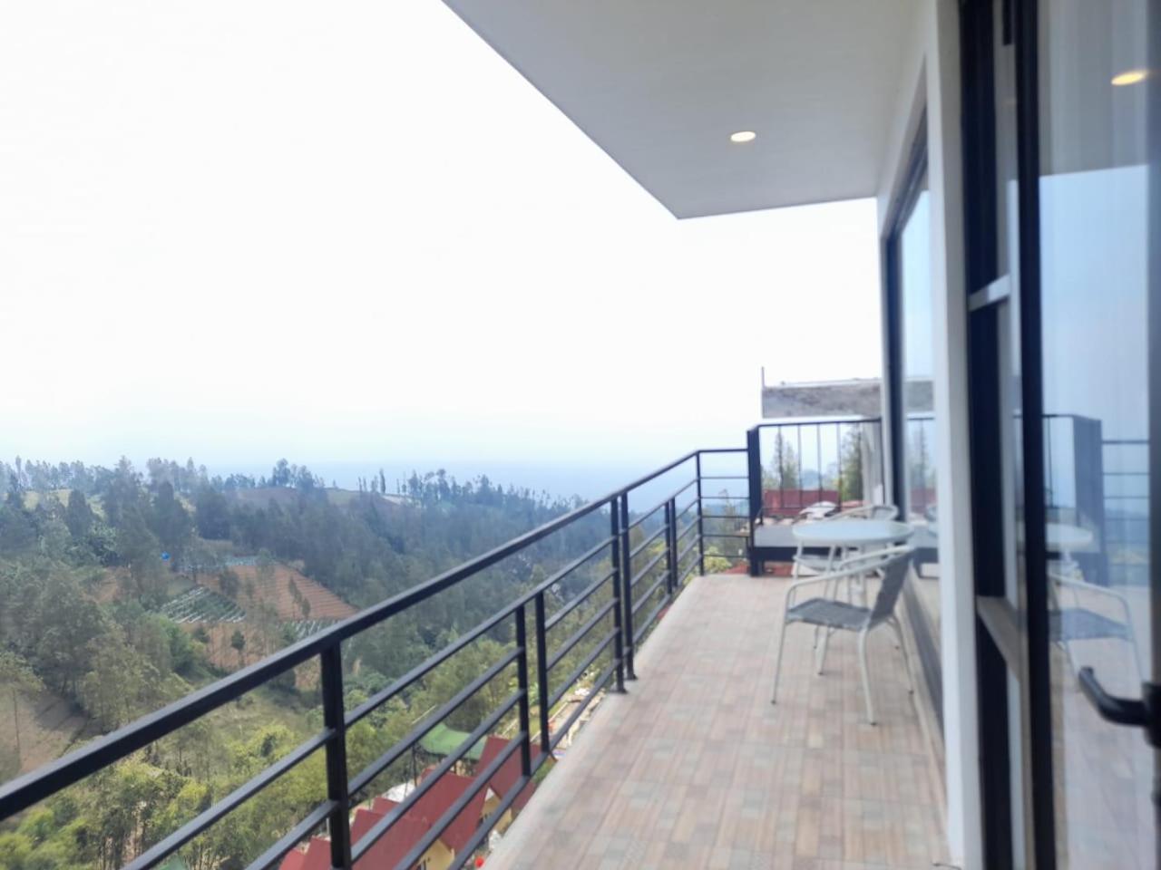 Hotel Nature Bromo And Resort Pasuruan Exteriör bild